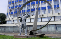 Окупанти обстріляли завод "Антонов", загинула людина, трьох госпіталізовано (оновлено)