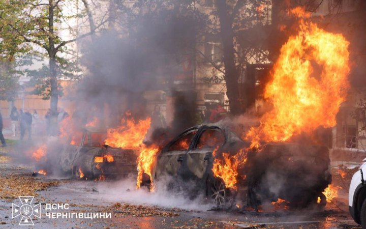 Головне за ніч та ранок четверга, 29 жовтня: удар по вокзалу у Дніпрі, влучання в центрі Чернігова, гуманітарна місія в Олешках