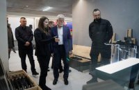 Петр Павел відвідав українське виробництво штурмових гвинтівок 