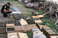 У Луганській області знайшли великий тайник "ЛНР" зі зброєю