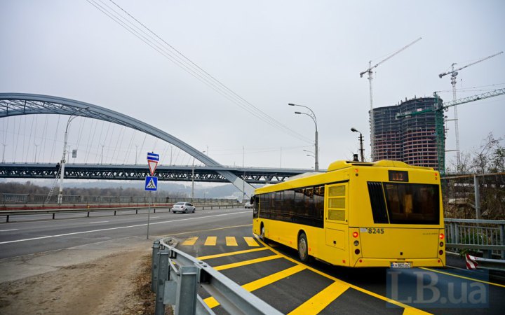 Рух Подільським мостом у Києві буде обмежено під час повітряних тривог
