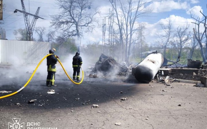 Росіяни атакували безпілотником АЗС у Краматорську: загорівся резервуар із газом