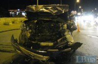 В Киеве пьяный водитель на Lexus протаранил автобус с пассажирами