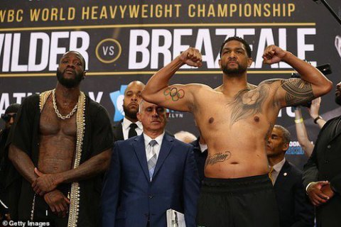 Уайлдер тяжелым нокаутом в первом раунде защитил пояс WBC и заставил задуматься Усика