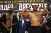 Уайлдер тяжелым нокаутом в первом раунде защитил пояс WBC и заставил задуматься Усика
