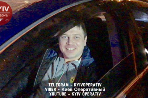 Водитель в автомобиле диппредставительства РФ совершил ДТП на Подоле и сбежал (обновлено)