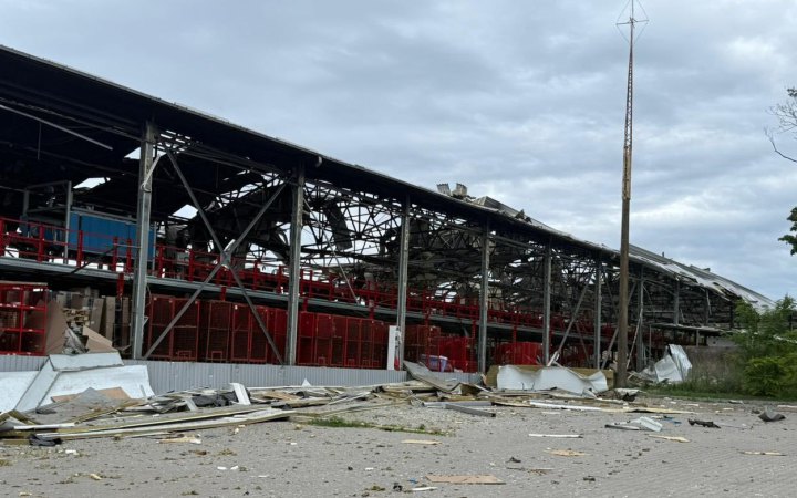 У Словʼянську ворог вдарив по терміналу «Нової пошти»