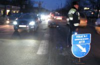 В Киеве фура сбила насмерть женщину на переходе