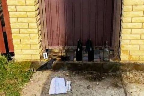 Директор "Киевблагоустройства" получил угрозы в виде бутылок с "коктейлем Молотова" у дома