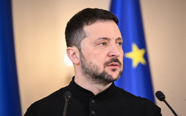 Зеленський доручив підготувати українські пакети санкцій щодо тіньового флоту РФ