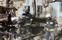 Кількість загиблих від ракетного удару росіян по будинку в Запоріжжі зросла до 10