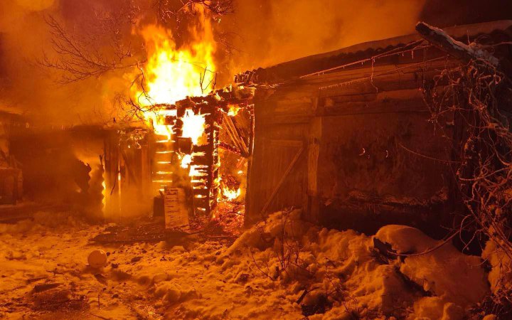 У трьох районах Київщини зафіксували ушкодження через обстріл