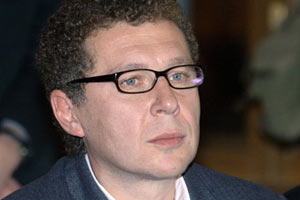Крупнейший акционер "Евросети" хочет продать свою долю