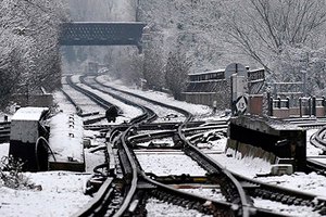 Снегопад нарушил транспортное сообщение в некоторых частях Великобритании