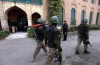 В Пакистане талибы атаковали колледж: 12 погибших, десятки раненых