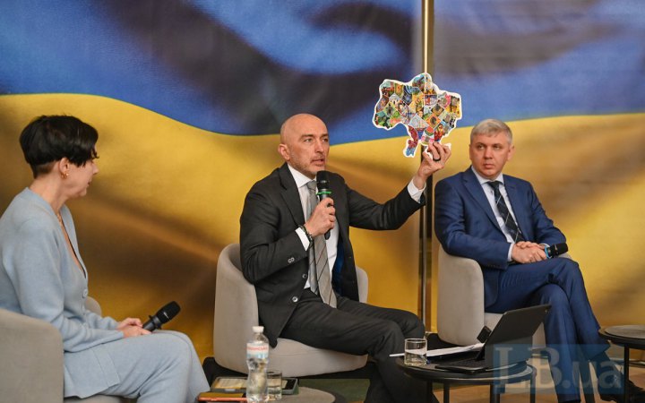 “Грошовий обіг. Власна валюта”: репортаж з дискусійної панелі, присвяченої українським грошам