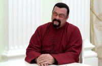 Стивену Сигалу на пять лет запретили въезд в Украину