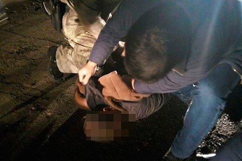 В Киеве задержали мужчину, ударившего женщину молотком