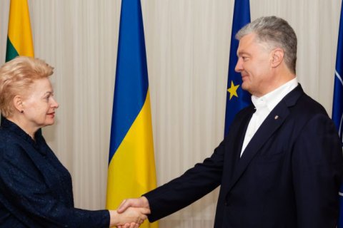 Порошенко и Грибаускайте обсудили вызовы безопасности для Украины и Европы