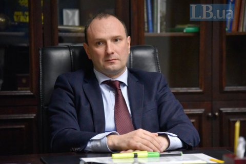 Служба внешней разведки проверяет российское гражданство Новинского
