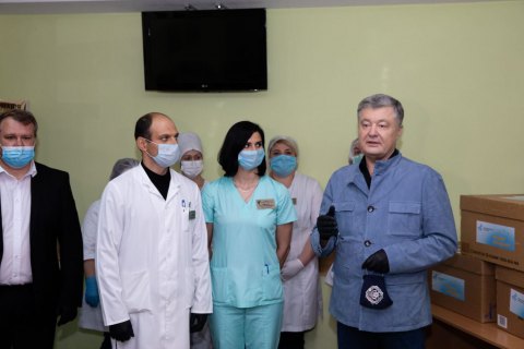 Фонд Порошенко бесплатно протестирует винницких медиков и учителей на антитела к коронавирусу