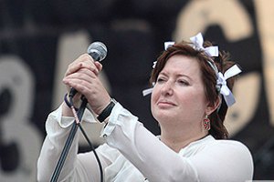 Мужа известной российской журналистки и оппозиционерки выпустили на свободу