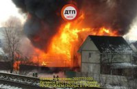 На Русановских садах в Киеве сгорела СТО (обновлено)