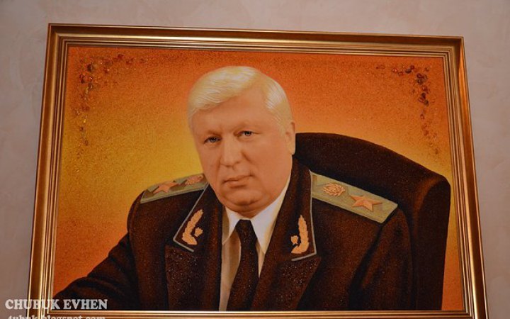 ЄС частково зняв санкції з Януковича і Пшонки 