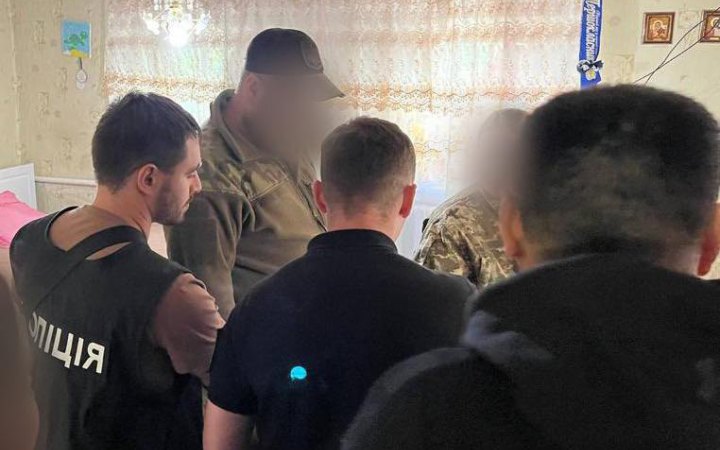 Кіберполіцейські викрили підозрюваного у привласненні близько мільйона гривень військовослужбовців