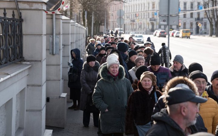 Поліція та прикордонники Латвії перевірятимуть росіян, які прийдуть на виборчу дільницю до посольства РФ
