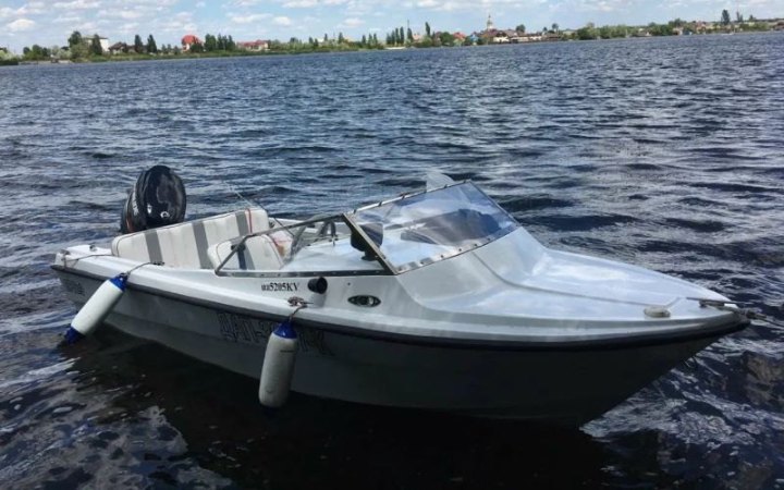 На Херсонщині окупанти відбирають у місцевих катери