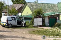 На Хмельниччині під час перевірки документів чоловік напав на поліцейських, є загиблий і поранений