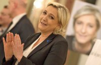 Ле Пен просит граждан Франции профинансировать ее партию