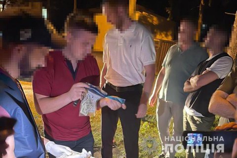 На Тернопільщині заступник воєнкома попався на $1600 хабаря за непризов до армії