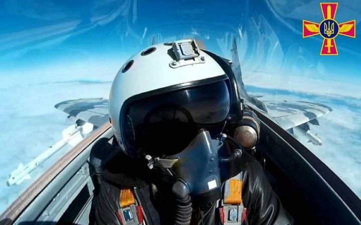 Українська авіація за вчора завдала шість ударів по опорному пункту ворога і скупченнях його техніки