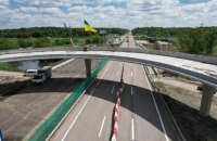 Під Києвом відновили для вантажівок рух через річку Ірпінь