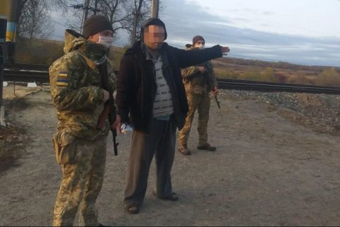 Пьяный украинец в шлепанцах пытался пешком попасть в Россию