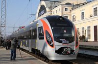 В Одесский порт зашло еще одно судно с корейскими поездами на борту