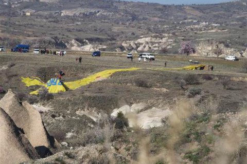 В Турции упал воздушный шар с туристами, есть погибшие