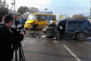 Под Одессой джип врезался в легковушку и протаранил автобус с пассажирами