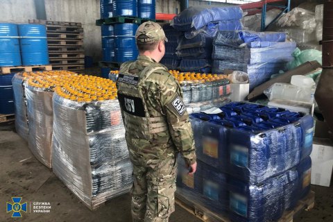 СБУ разоблачила подпольное производство антисептиков, которые поставляли для ВСУ
