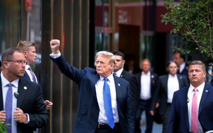 Meta зняла обмеження щодо акаунтів Дональда Трампа у Facebook та Instagram