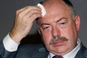 Экс-генпрокурор Пискун эмигрировал за границу