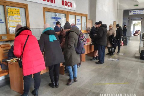 Понад 200 жителів евакуювали з Авдіївки та Вугледара