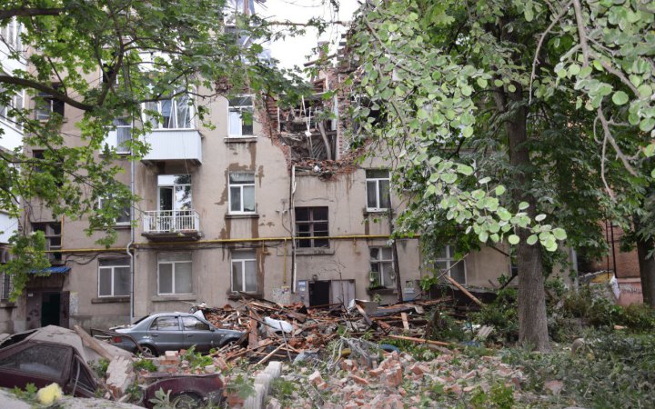 У Сумах внаслідок вибуху пошкоджені два житлових будинки, троє загиблих (оновлено)