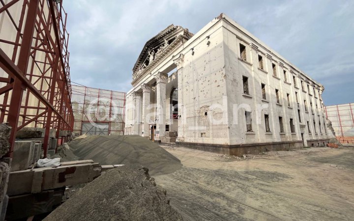 Міська рада Маріуполя оприлюднила фото драмтеатру, на який торік росіяни скинули авіабомбу