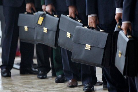 Набув чинності закон про конкурси у держслужбу з правками "під Вітренка"