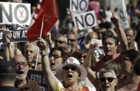 Испанцы выступают против антикризисного плана правительства