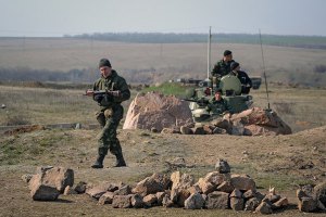 Госпогранслужба: РФ продолжает стягивать военную технику к границе