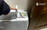 На Одеській митниці викрили масштабну схему "поборів": хабарі ховали у вбиральні та обігрівачах